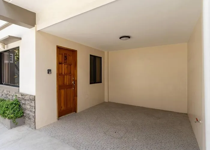 Entire 3br Furnished House Near Cebu It Park With Parking, Fast Wifi, Netflix And *