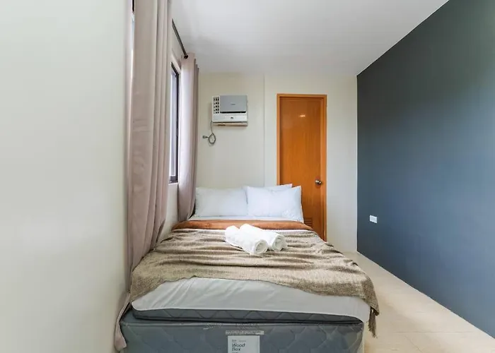 Apartment Entire 3br Furnished House Near Cebu It Park With Parking, Fast Wifi, Netflix And *