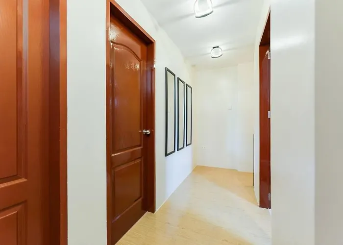 Apartment Entire 3br Furnished House Near Cebu It Park With Parking, Fast Wifi, Netflix And
