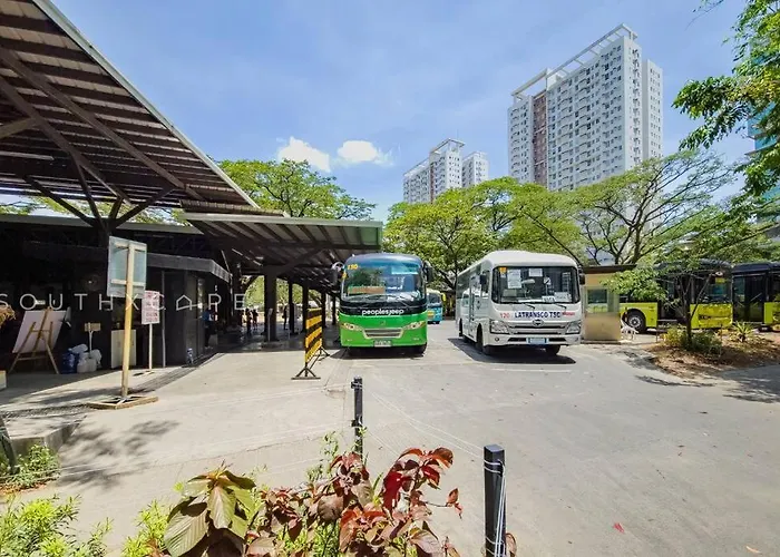 Apartment Entire 3br Furnished House Near Cebu It Park With Parking, Fast Wifi, Netflix And *
